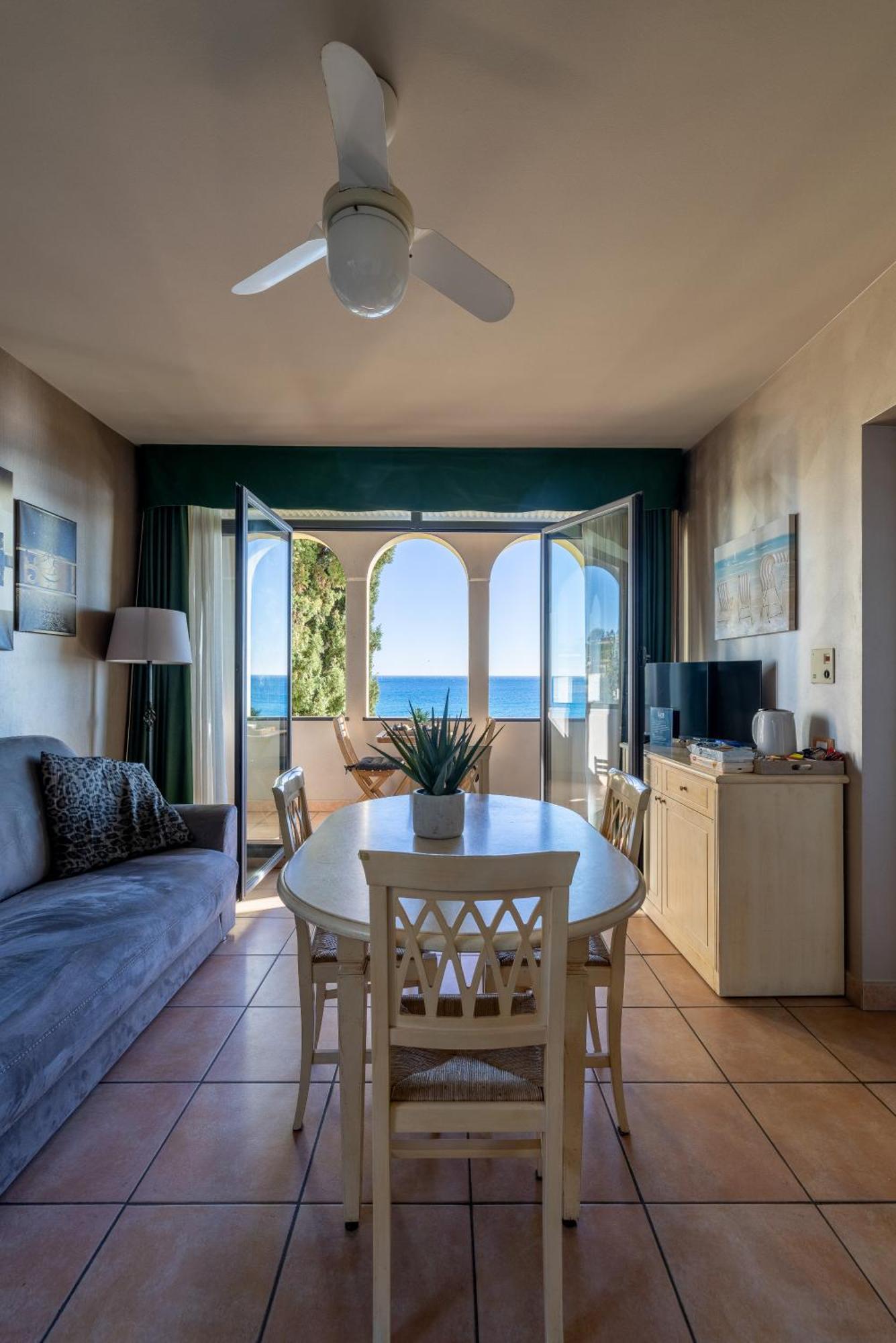 Baba Residences Alassio Esterno foto