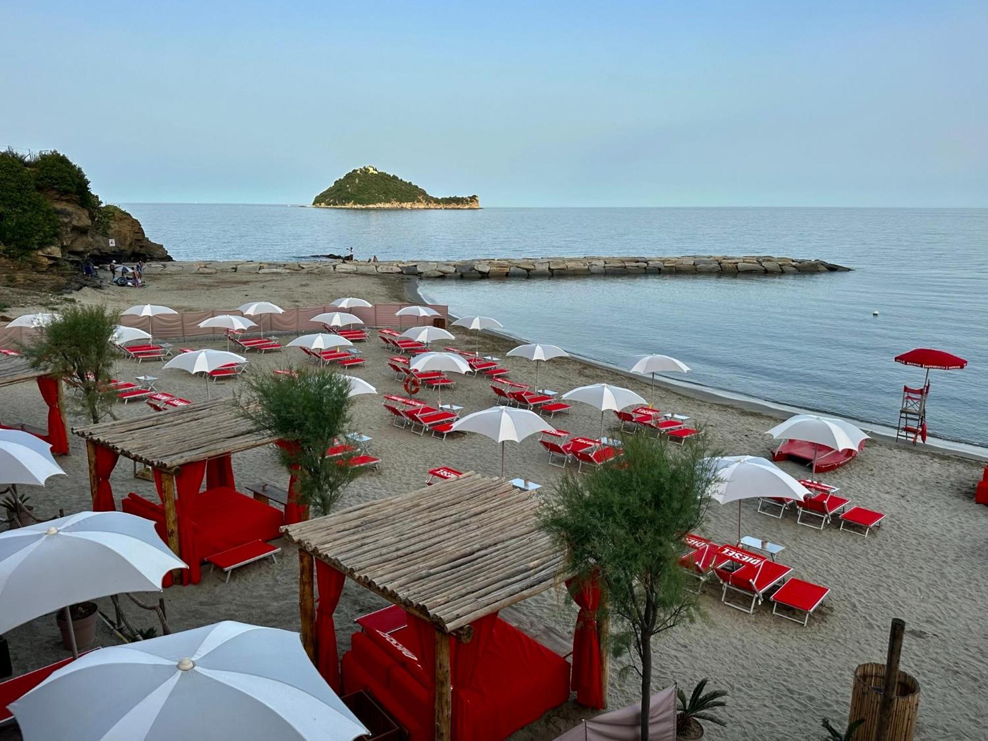 Baba Residences Alassio Esterno foto